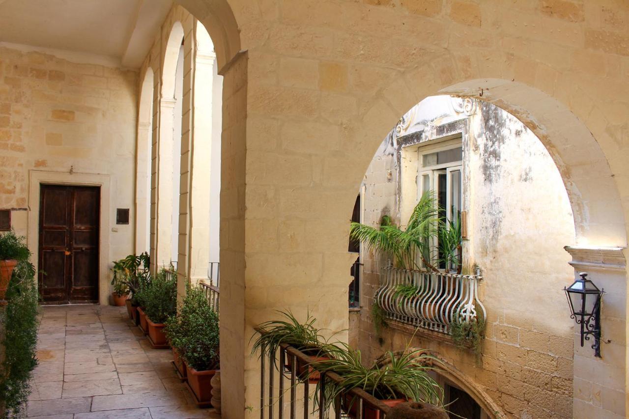 B&B Palazzo Sambiasi Lecce Dış mekan fotoğraf