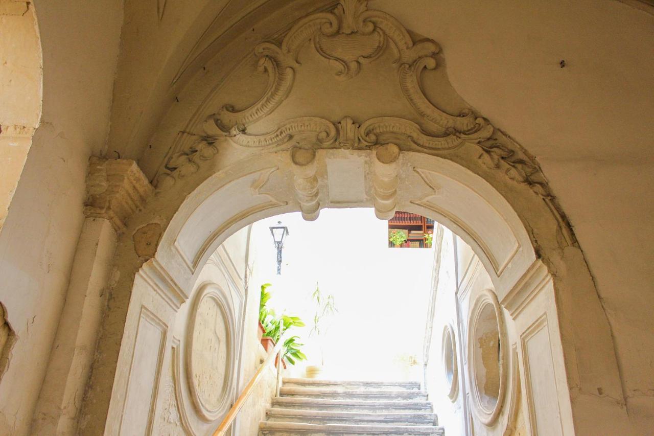 B&B Palazzo Sambiasi Lecce Dış mekan fotoğraf