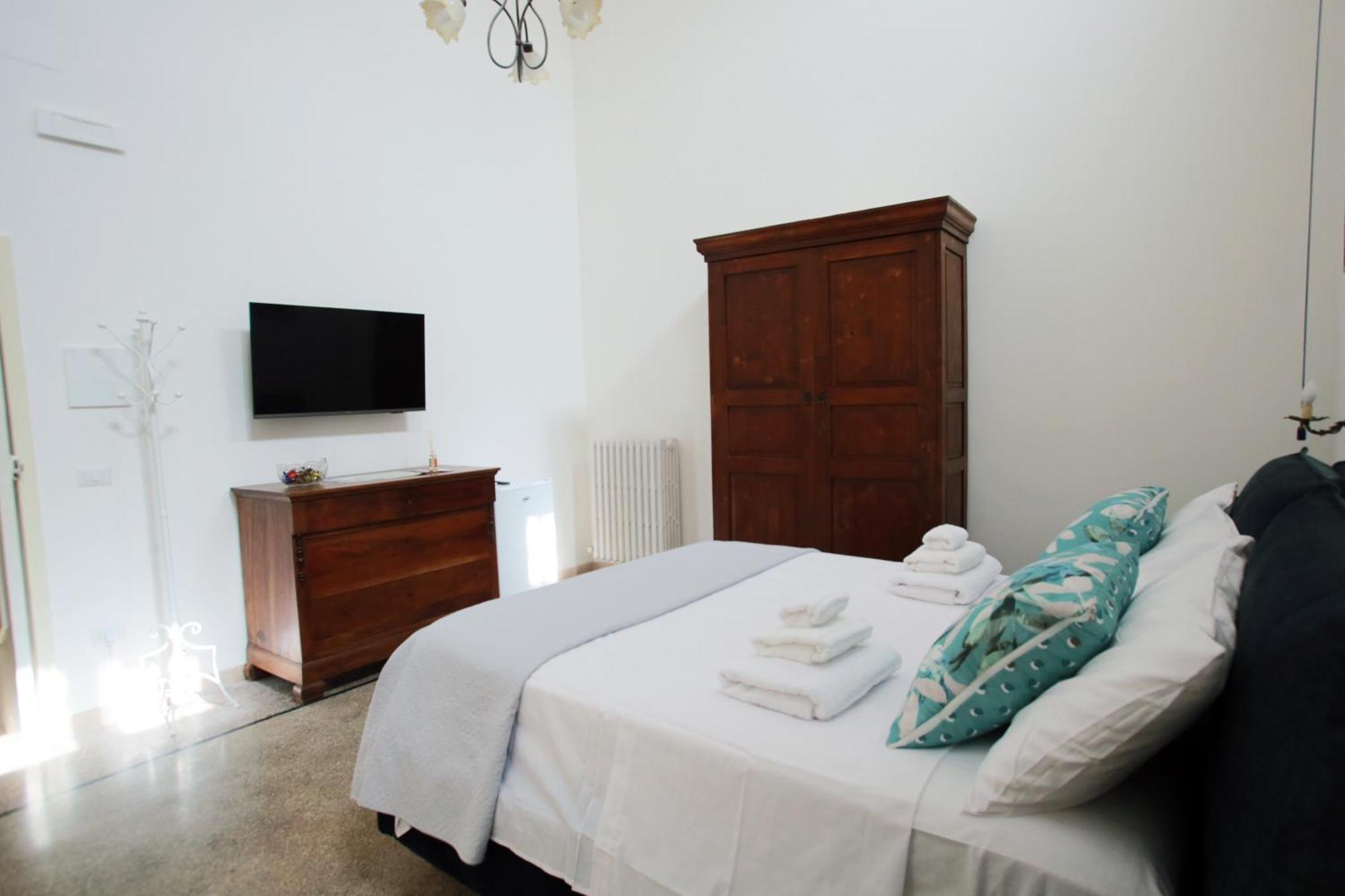 B&B Palazzo Sambiasi Lecce Dış mekan fotoğraf